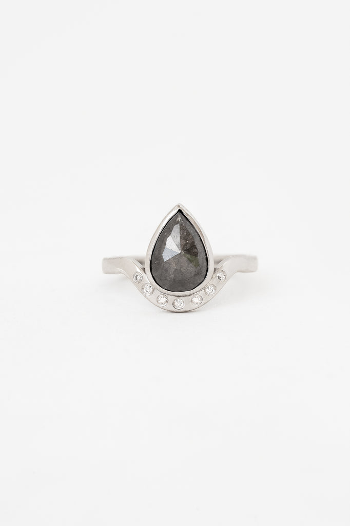 aerie ring with 2.10ct salt and pepper diamond