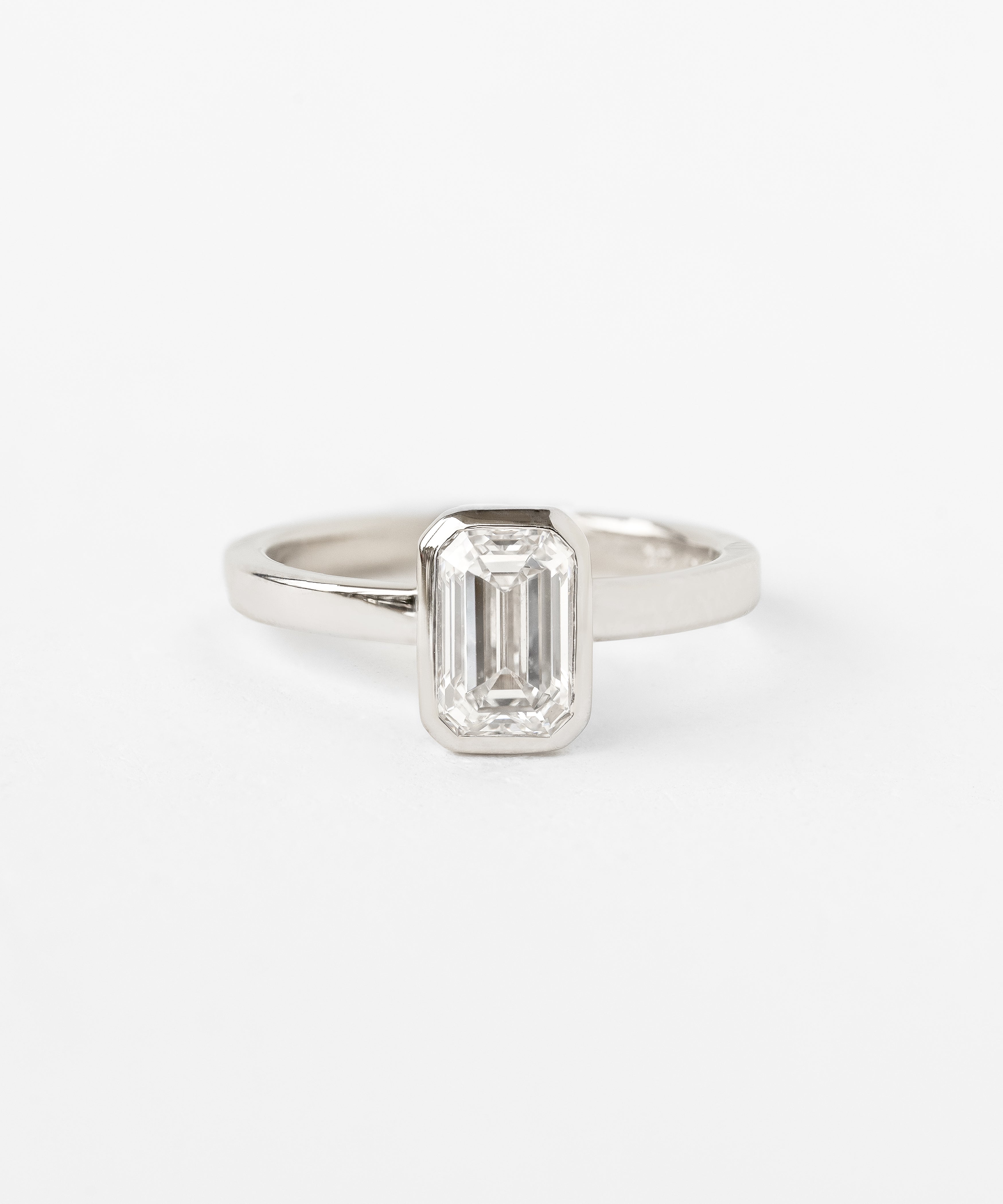 emerald aura ring with 1.41ct lab diamond
