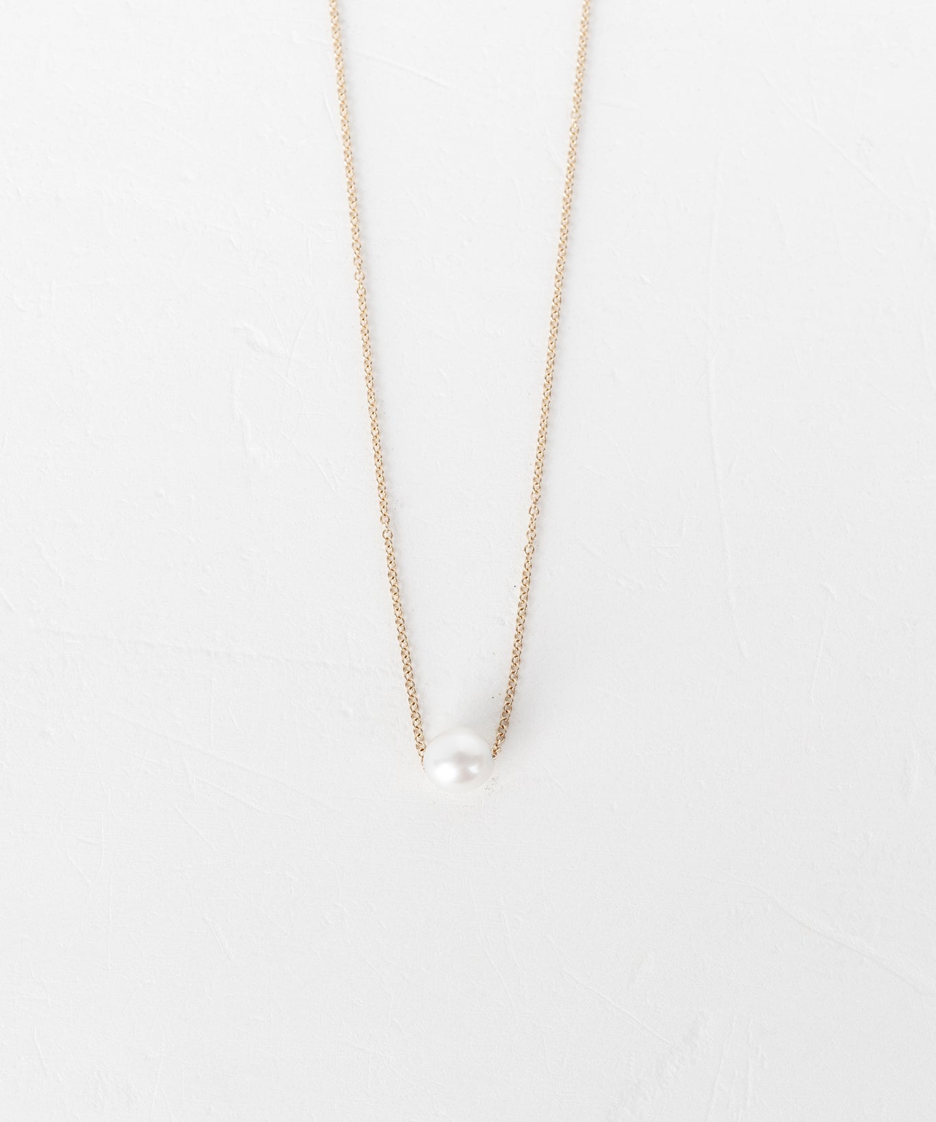 Elegant half moon necklace on fine chain
