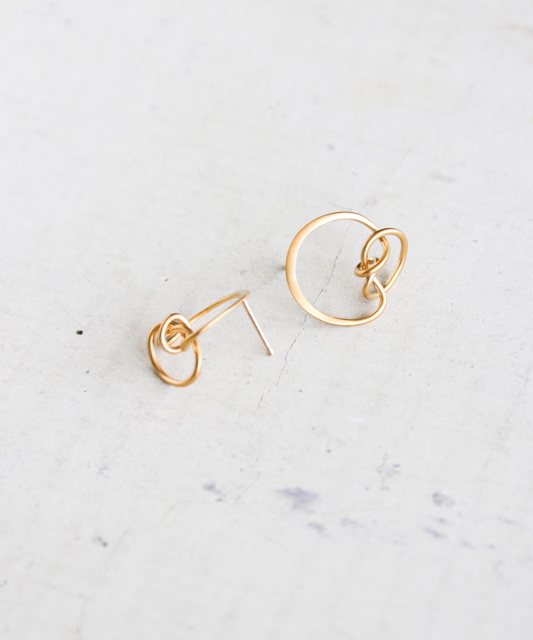 Elegant twisted gold hoop earrings