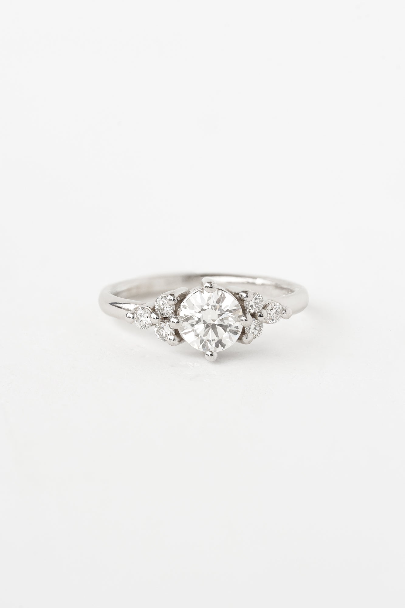 Round Cut Engagement Rings
