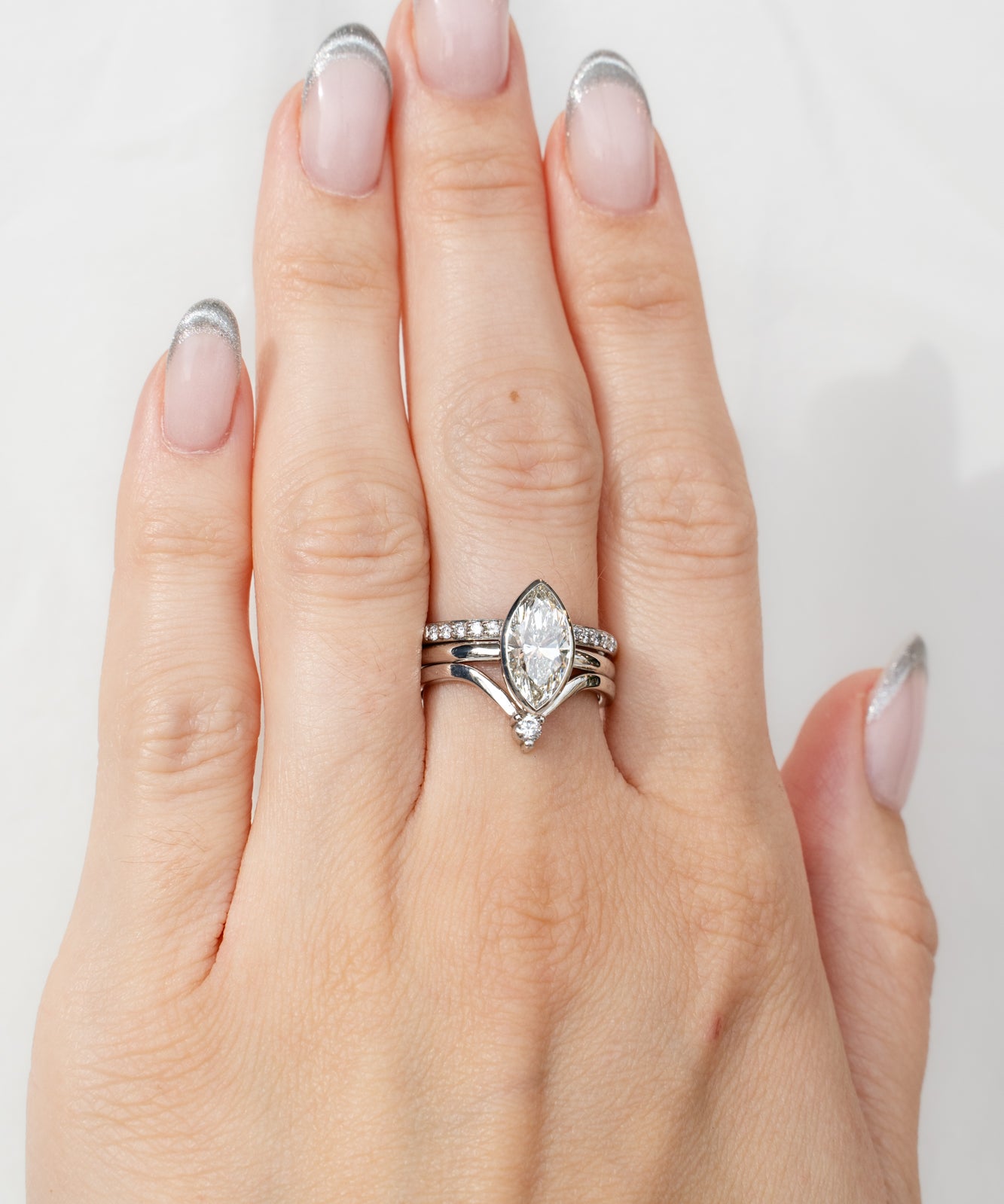 Marquise aura ring in white gold