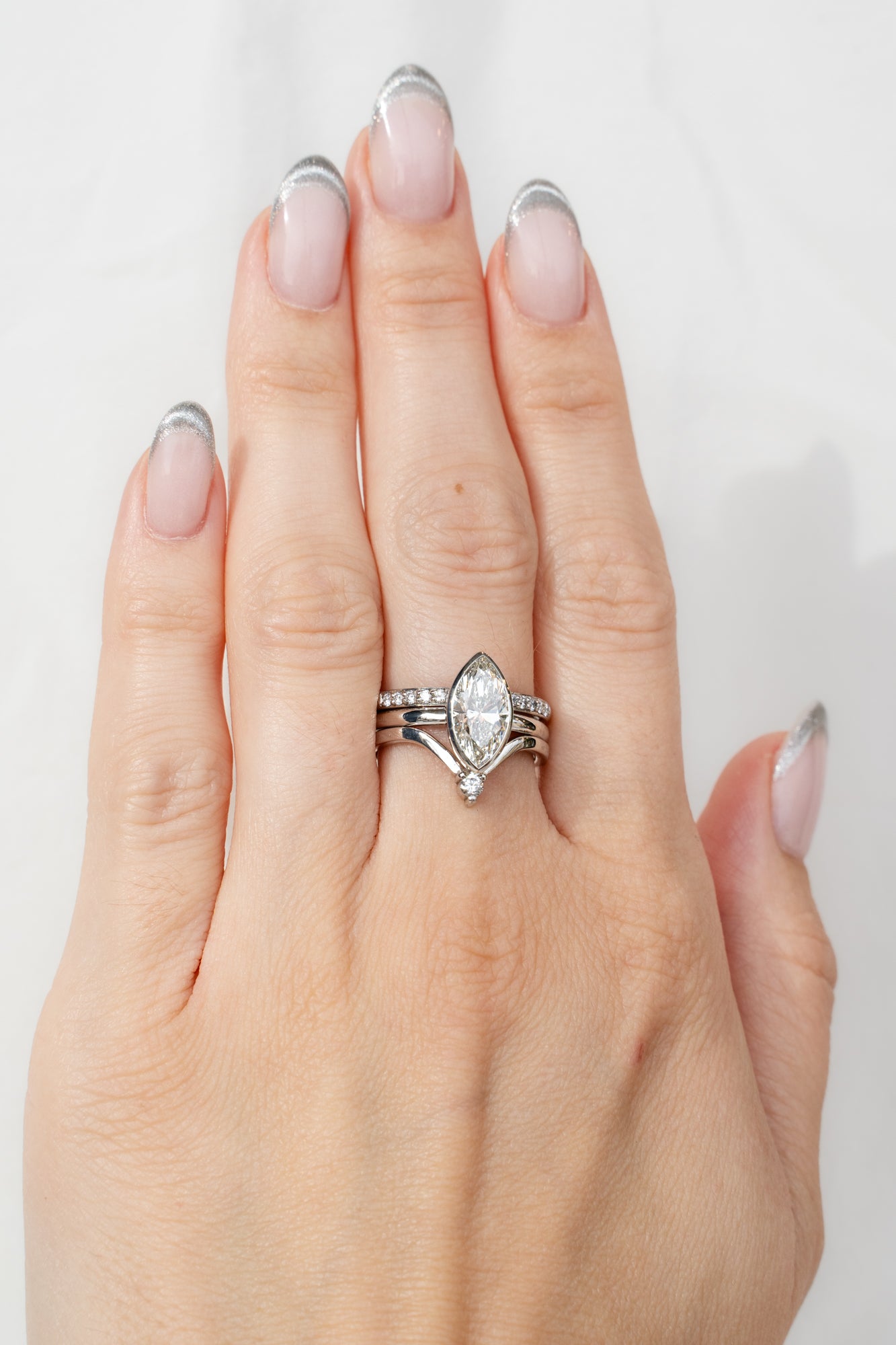 Marquise aura ring in white gold