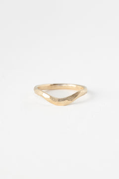 Multifaceted Contour Ring
