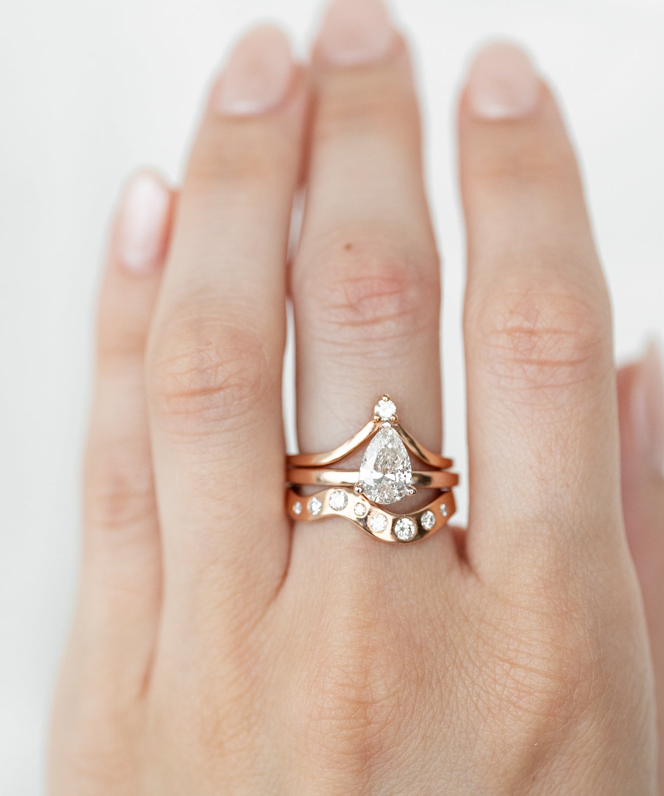 Elegant Pear Venus Ring set with gemstones