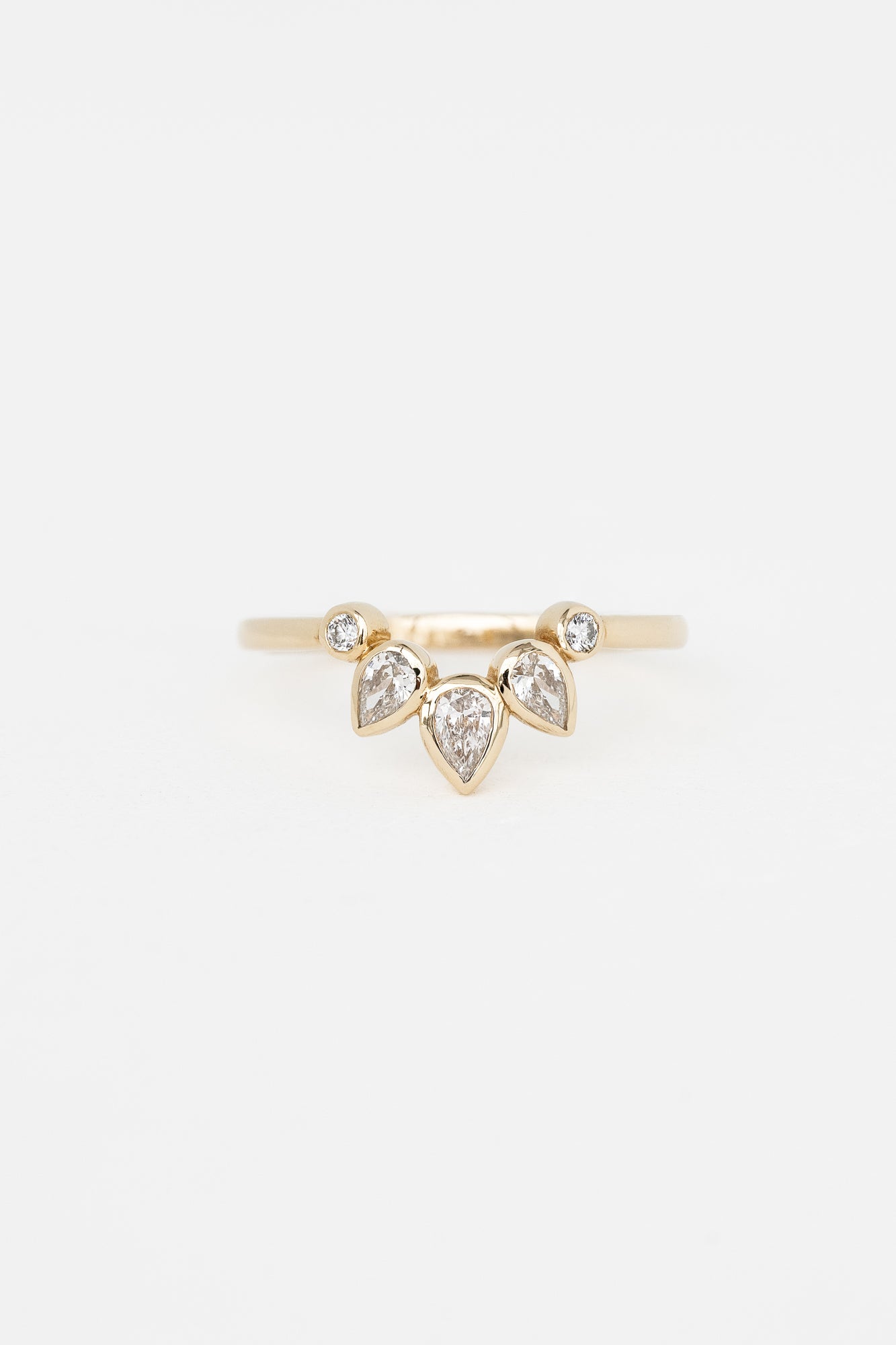 Stardust Contour Ring with lab diamonds