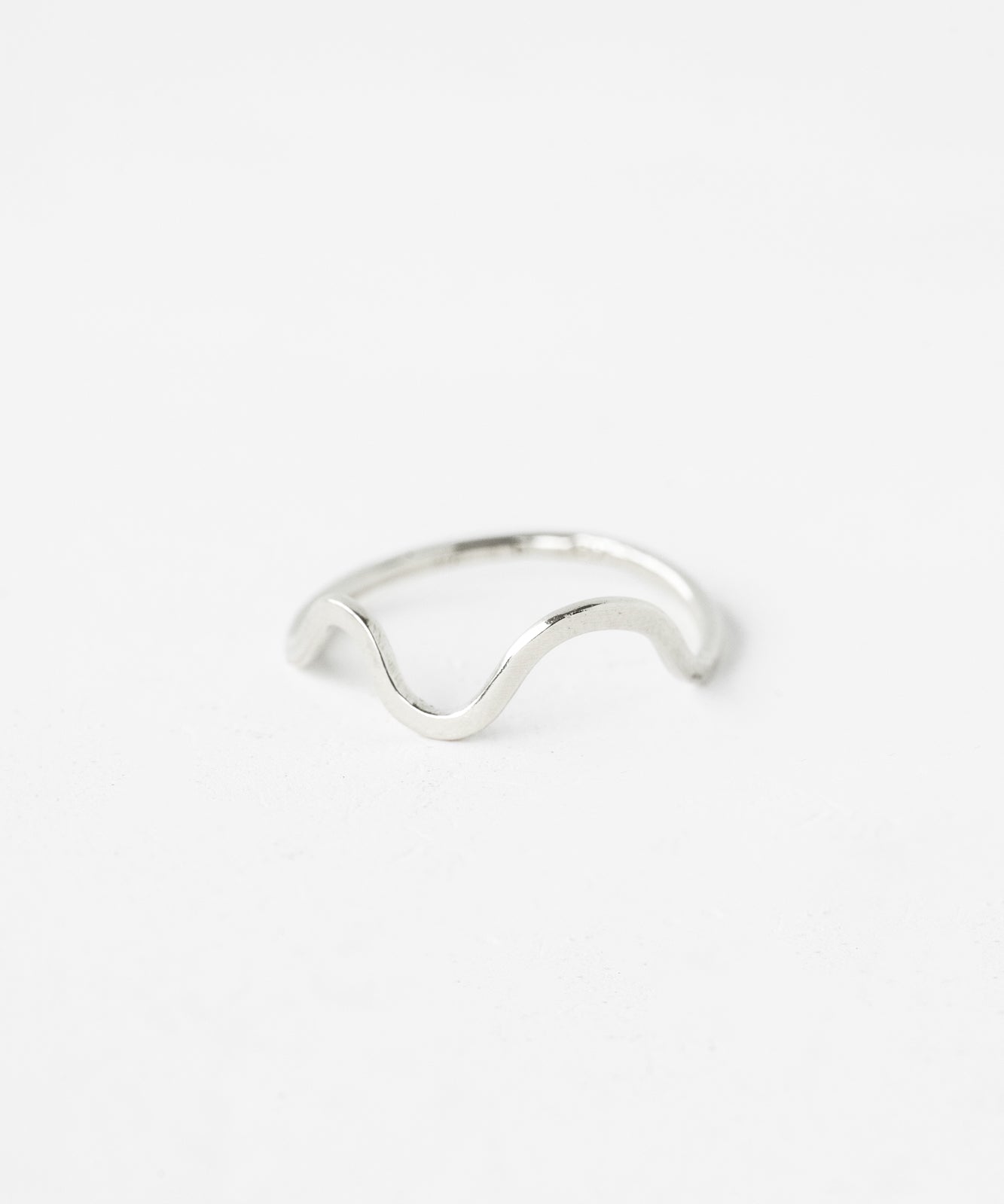 Sterling silver wave ring with smooth design