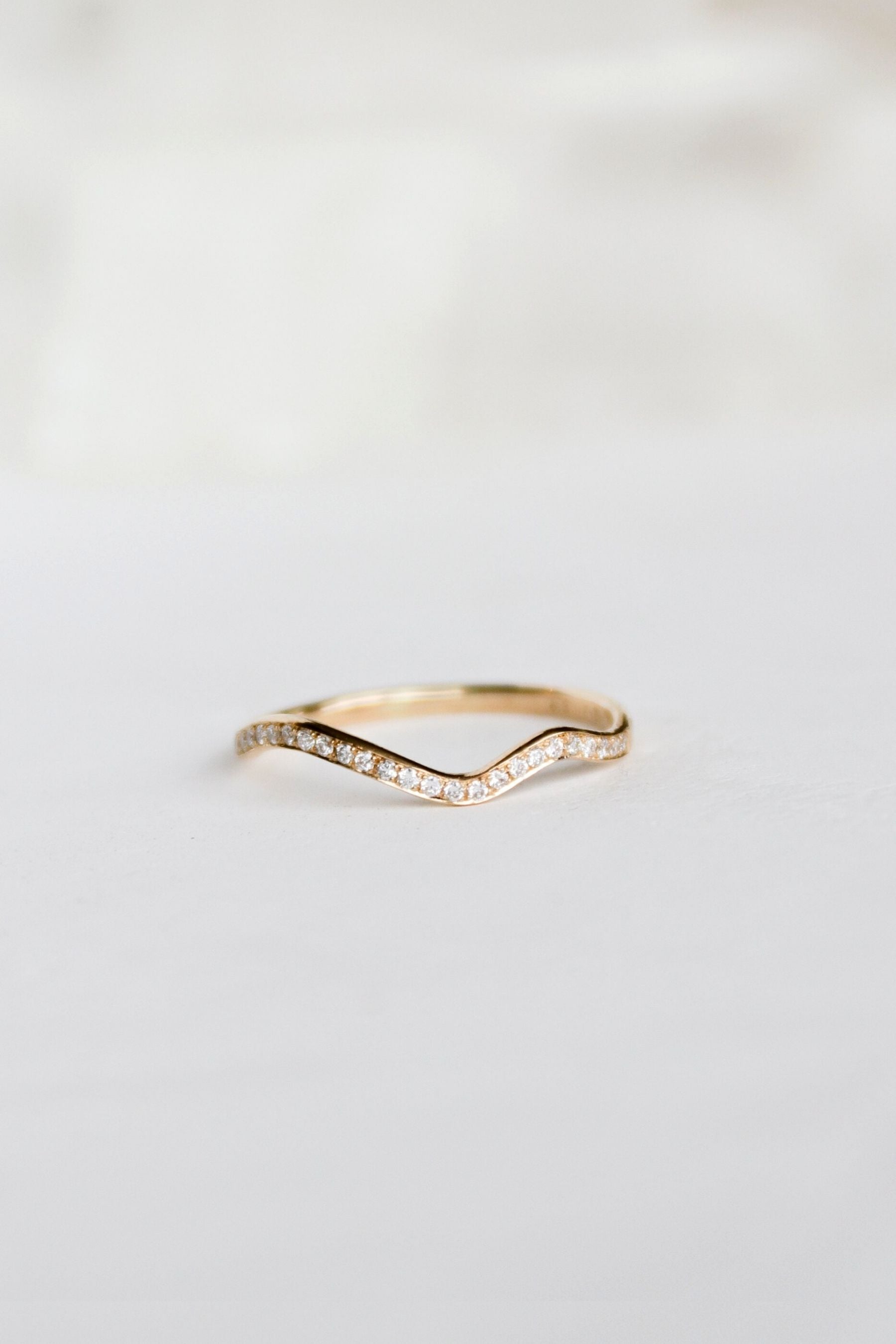 Pave Squiggle Band
