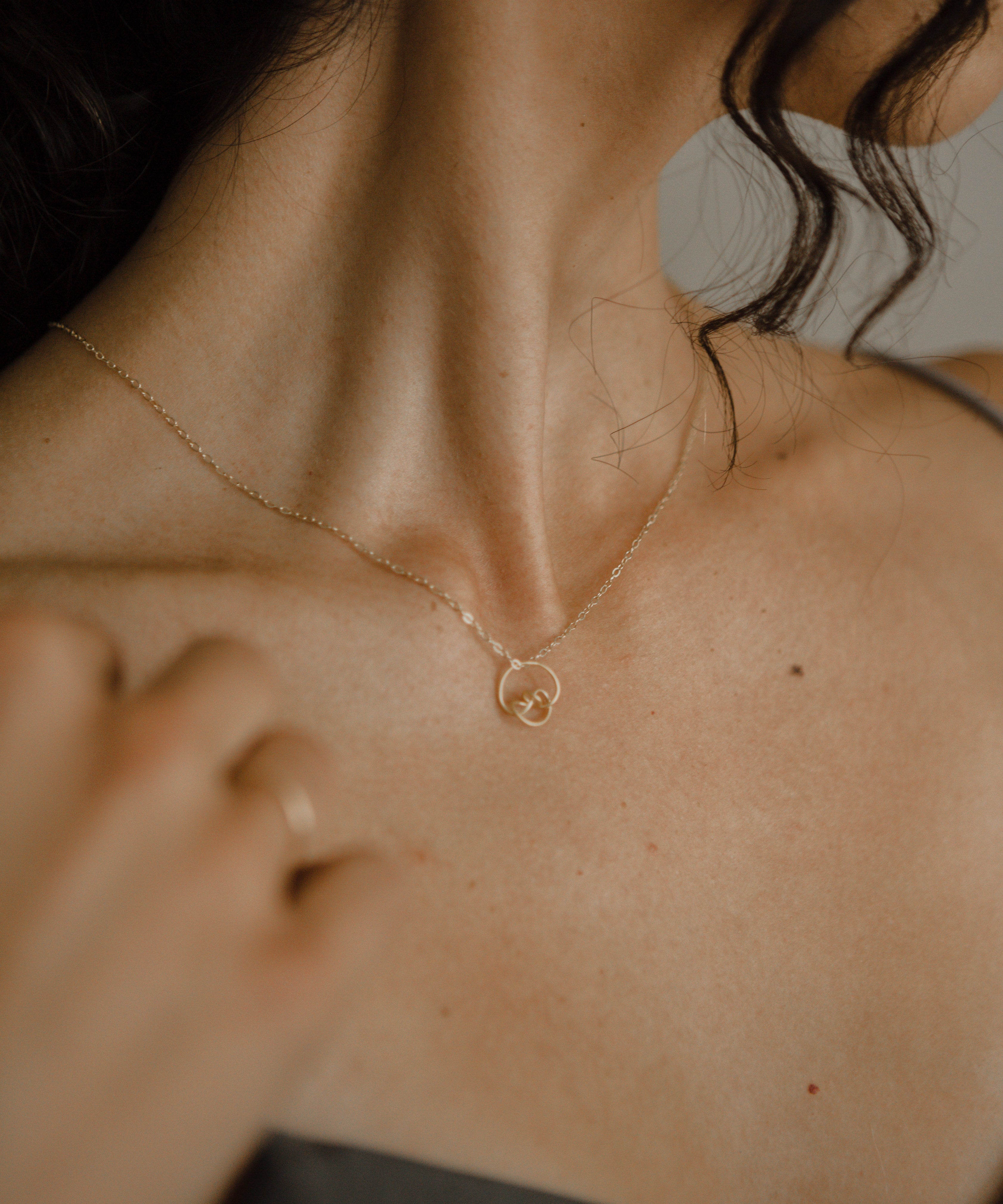 Elegant gold necklace with delicate pendant